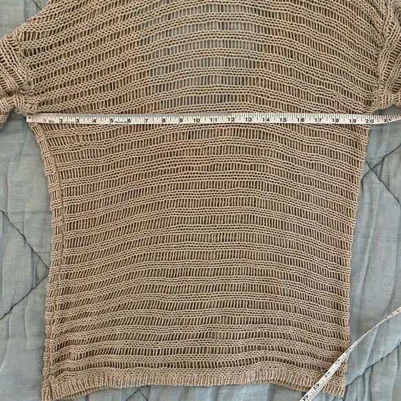 LAST CHANCE Women’s Long-Sleeved V-Necked Open Knit Sweater Size S - Picture 7 of 10